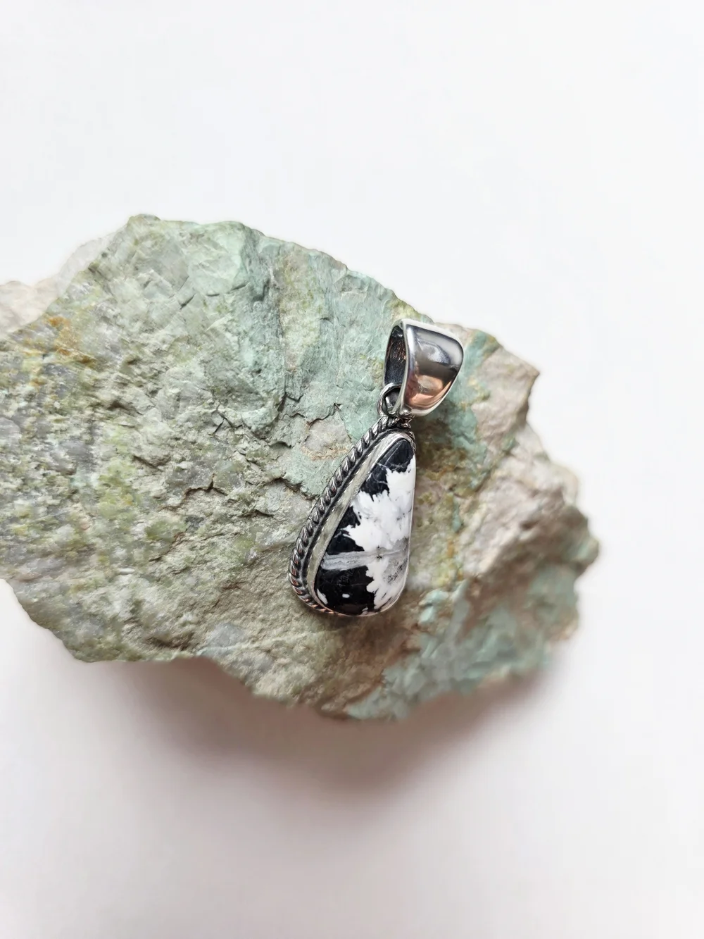 Silver Teardrop White and Black Stone Pendant - Women Jewelry White Buffalo